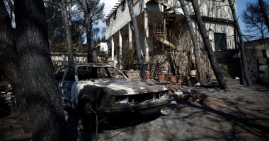 صور.. آثار مدمرة للحرائق فى العاصمة اليونانية "أثينا"