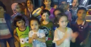 فيديو.. أطفال الشرقية يحتفلون بالخسوف على أغنية "يا بنات الحور القمر مسحور"