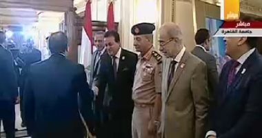 فيديو.. الرئيس السيسي يصل جامعة القاهرة لافتتاح المؤتمر الوطنى السادس للشباب
