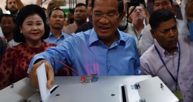 صور.. فتح مراكز الاقتراع فى الانتخابات العامة بكمبوديا