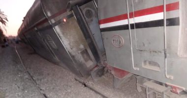 "السكة الحديد": النيابة قررت رفع آثار الحادث بمسار القطارات من أسوان للقاهرة فقط