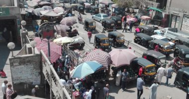 قارئ يشكو  الفوضى المرورية والباعة الجائلين أمام محطة مترو فيصل