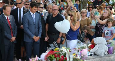 صور.. وقفة بالورود على ضحايا حادث تورونتو بكندا بمشاركة رئيس الوزراء