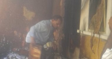 صور.. السيطرة على حريق فى مكتب بريد أرمنت الوابورات غربى الأقصر