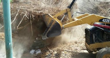   محافظ سوهاج : إزالة 21 حالة تعد على الأراضى الزراعية بمركز ساقلتة