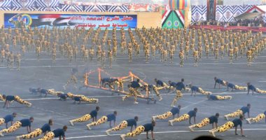 صور.. خريجو الدفعة 156 ضباط الصف يؤدون العرض العسكرى أمام الرئيس السيسى