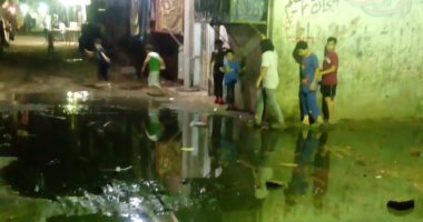 شكوى من انتشار مياه الصرف الصحى بشارع منشية بشبرا الخيمة