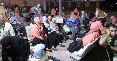 870 حاجًا فلسطينيا يغادرون مطار القاهرة لأداء فريضة الحج 