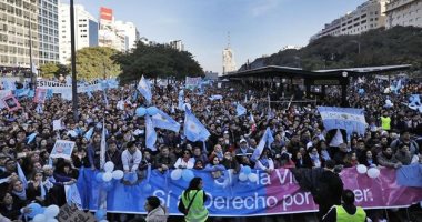 فيديو.. تظاهر أكثر من نصف مليون أرجنتينى ضد الإجهاض