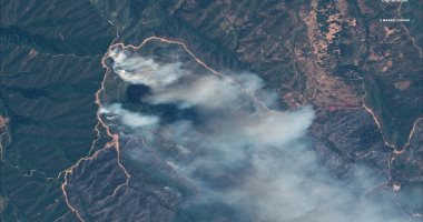 شاهد.. لقطات جوية لحرائق الغابات المستمرة فى كاليفورنيا 