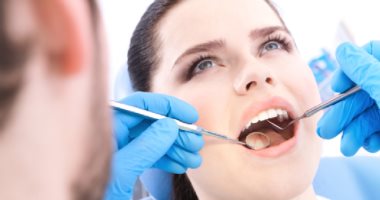 هل تسبب حشوات الأسنان الكثيرة تلف الدماغ والقلب والكليتين