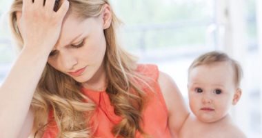 تحذير للأمهات.. 5 مضاعفات نفسية لاكتئاب النفاس.. منها إيذاء نفسها وطفلها