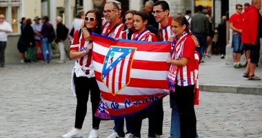صور.. جماهير ريال واتليتكو مدريد يستعدون لحضور نهائى السوبر الأوروبى