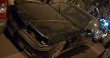 سيارة مركونة بشارع إسكندر إبراهيم فى الإسكندرية تثير قلق المواطنين