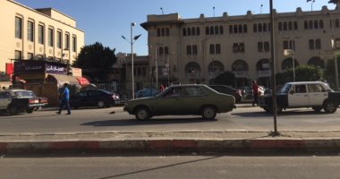 صور.. رفع القمامة من أمام محطة قطار طنطا استجابة لما نشرته "اليوم السابع" 