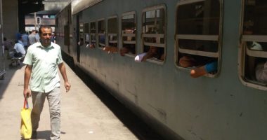 قارئ يشارك بصور لتعطل قطار القاهرة - المنصورة بمحطة شبرا الخيمة