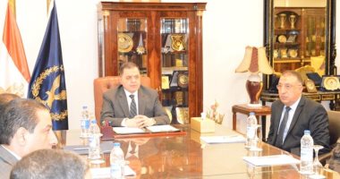 وزير الداخلية يجتمع بقيادات أمن الإسكندرية لمراجعة خطة التأمين فى العيد