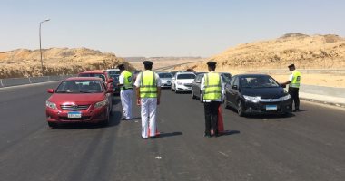 صور.. حملات للإدارة العامة للمرور لرصد المخالفين على الطرق السريعة بالعيد