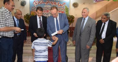 صور.. محافظ بنى سويف يهنئ الأيتام والمسنين والمرضى بعيد الأضحى