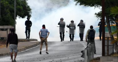 صور..اشتباكات عنيفة فى هندوراس خلال مظاهرة لطلاب يطالبون بخفض رسوم النقل
