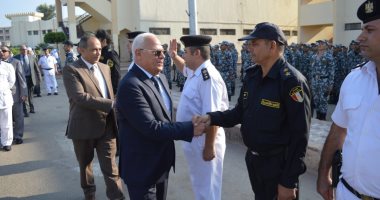 صور.. محافظ بورسعيد يزور إدارة قوات الأمن فى أول أيام عيد الأضحى