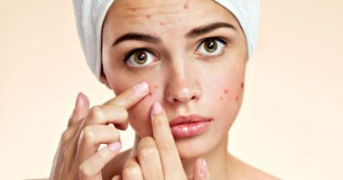 للحفاظ على جمالك وصحتك.. 4 علامات لو ظهرت على بشرتك لازم تروحى للدكتور