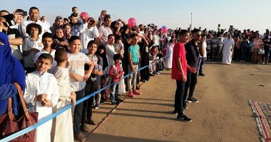 فيديو وصور.. عرض الألعاب الجوية يشعل حماس أهالى مدينة بدر 