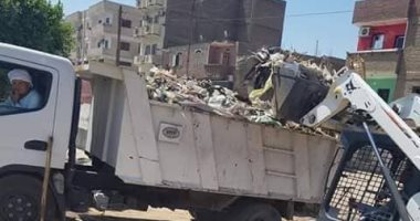 رفع 30 طن مخلفات قمامة فى حملة نظافة بشوارع  مركز دار السلام بسوهاج
