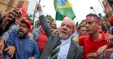 المحكمة العليا البرازيلية تعلق قرارا يسمح بإخلاء سبيل الرئيس السابق لولا دا سيلفا