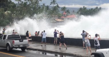  العاصفة " لين" تضرب هاواى الأمريكية.. أمطار غزيرة وسيول 
