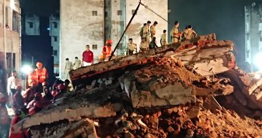 صور.. انهيار مبنى سكنى فى الهند والسلطات تبحث عن ناجين تحت الانقاض