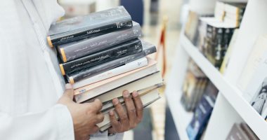 مشروع "كلمة" للترجمة فى دائرة الثقافة أبو ظبى ينظم 5 معارض للكتب لدعم القراءة