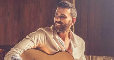 إيهاب عبد الواحد عن «الألوان»: عمرو دياب خد اللحن زي ما هو وحط روحه عليه