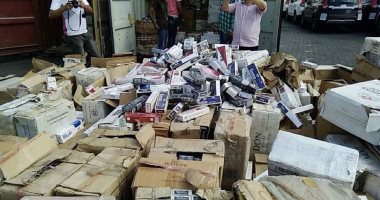 ضبط 10 آلاف علبة سجائر مجهولة المصدر فى الإسكندرية