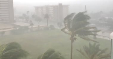 صور.. عاصفة مدارية تضرب جنوب ولاية فلوريدا بأمريكا