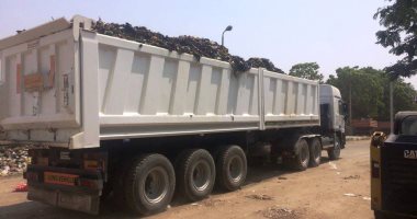 رفع 300 طن مخلفات من مصنع السماد العضوى بسوهاج
