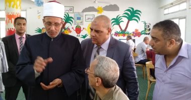 الشيخ صالح عباس يتفقد لجان الترقيات لشغل الوظائف الإشرافية بالمناطق الأزهرية