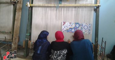 صور.. "اليوم السابع" يرصد مشروع أول وحدة لصناعة السجاد اليدوى بدوينة فى أسيوط