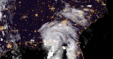 العاصفة الاستوائية "جوردون" تصل إلى السواحل الأمريكية