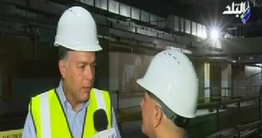 أحمد موسى يجرى حواراً مع وزير النقل من داخل مترو الأنفاق