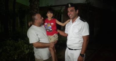 "أمن القاهرة" تعيد طفلا متغيبا لأحضان والده بعد ساعة من بلاغه بالزمالك