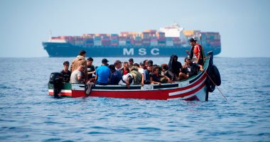 صور.. إسبانيا تنقذ أكثر من 300 مهاجر حاولوا عبور البحر المتوسط