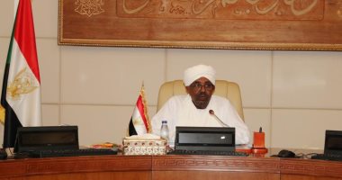 البشير يكرم سلفاكير ومشار احتفالا بتوقيع اتفاقية السلام بجنوب السودان