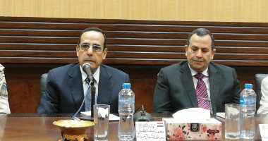 محافظ شمال سيناء يطالب المواطنين بالتقدم لحجز شقق الإسكان