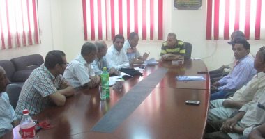 رئيس مدينة الطود يجتمع برؤساء القرى لبحث خطط مواجهة السيول