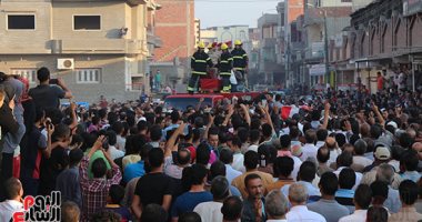 فيديو وصور.. الآلاف من أهالى كفر الشيخ يشيعون جنازة الشهيد محمد صالح مهنى