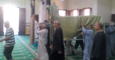 فيديو وصور ..صلاة الجنازة على جثمان شقيقة الرئيس السادات بالمسجد الكبير بالمنوفية