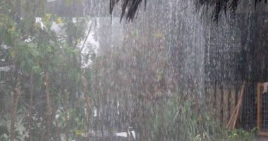 هطول الأمطار بغزارة فى غينيا قبل مواجهة الأهلى وحورويا