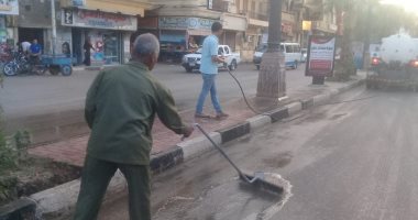 صور.. مجلس مدينة الأقصر يواصل حملات النظافة اليومية والغسيل والكنس للشوارع