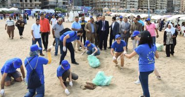 سكرتير محافظ الإسكندرية: 300 شاب متطوع يشاركون اليوم فى تنظيف شاطئ السرايا العام